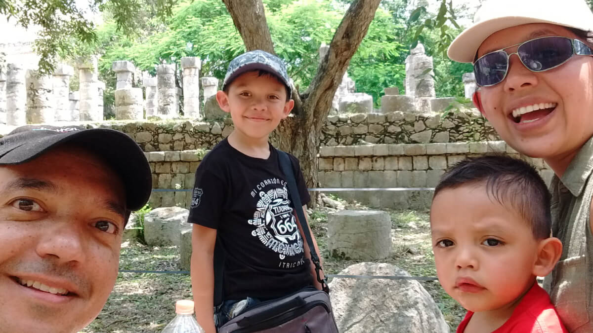 Under tha shade in Chichen Itza