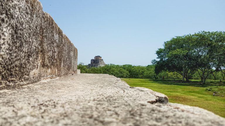 Quick introduction to Uxmal