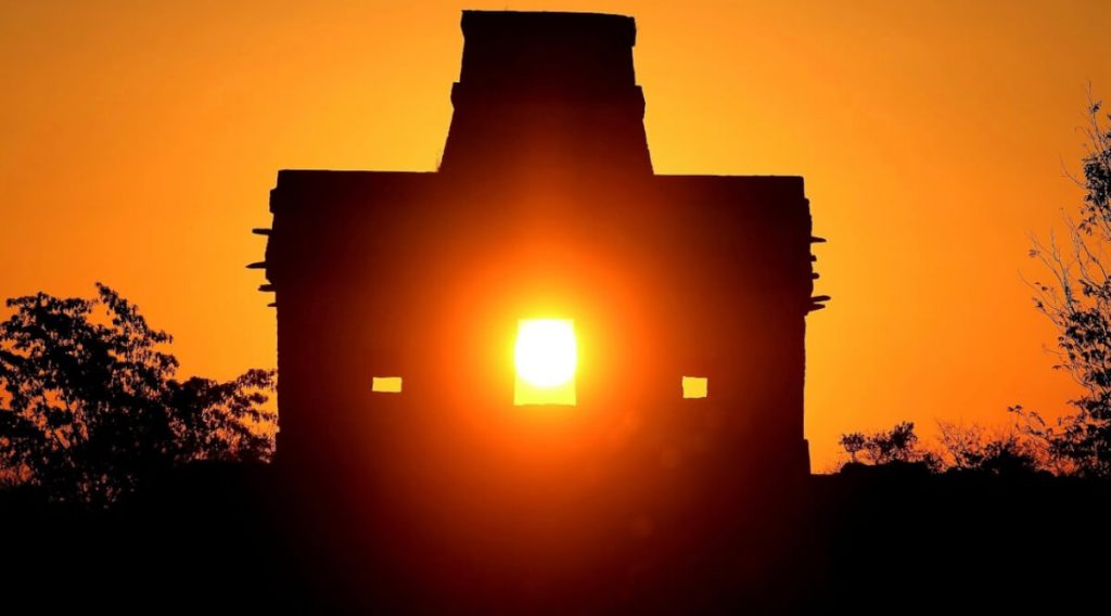 Temple of the Seven Dolls in Dzibilchaltun Equinox